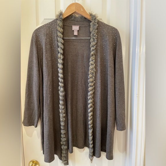 Chic Chicos 3/4 sleeve brown sweater w/fur trim and rhinestone - Picture 1 of 7